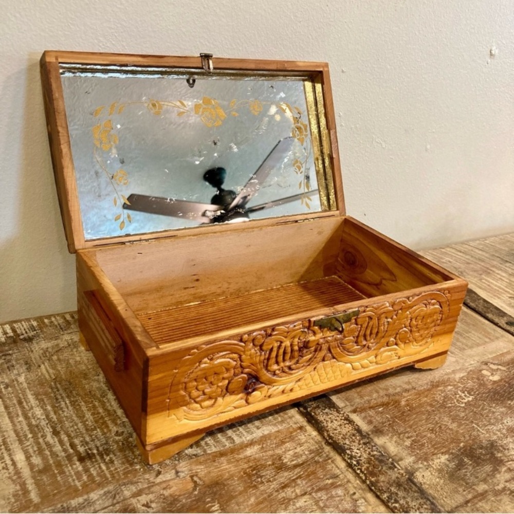 Scenic Carved Wood Box Document Box Glove Box Box Decorative Jewelry Box - Picture 5 of 16